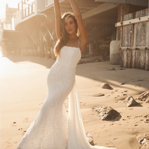 Remarkable Moment Wedding Dress - Picture 2 of 11